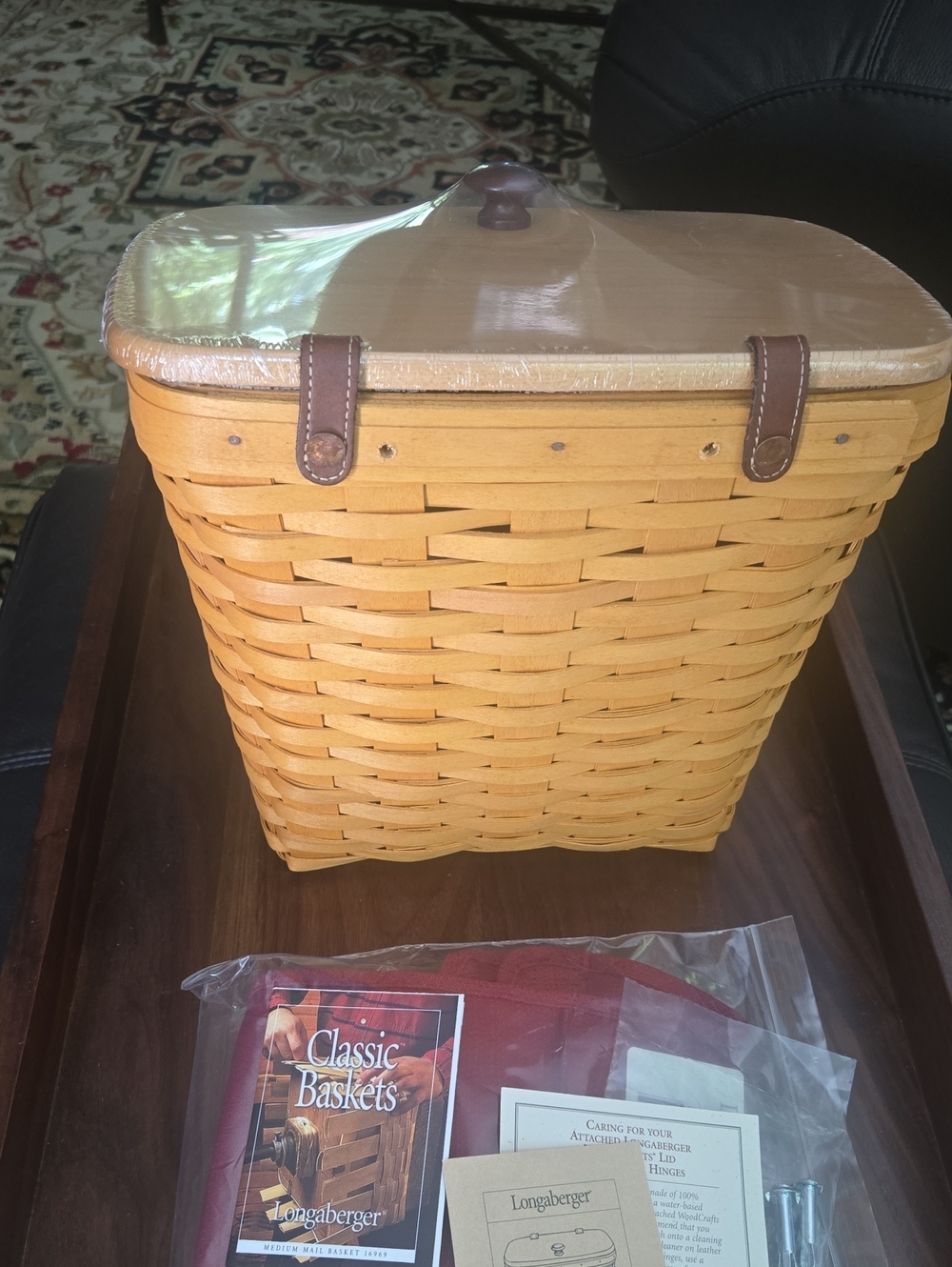 Longaberger 2000 Medium Mail Basket - Picture 5 of 7